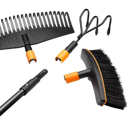 Grabie metalowe do trawnika QuikFit™ 57cm Fiskars